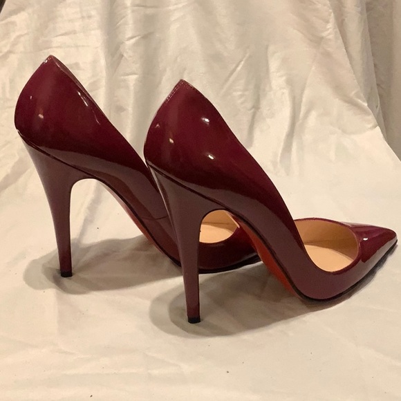 Maroon/ dark pink heels - Picture 3 of 7